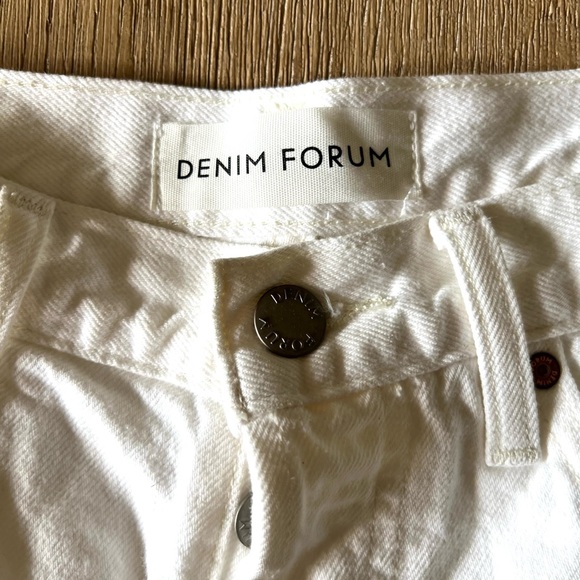Aritzia The Denim Forum The ex-boyfriend shorts white denim 25 - Picture 6 of 9